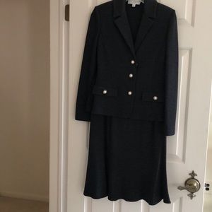 St John 2 piece suit